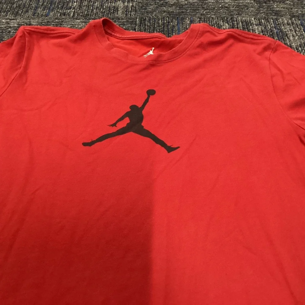 Jordan Mens Dri-FIT Jumpman Logo T-Shirt Red Short Sleeve Size Large